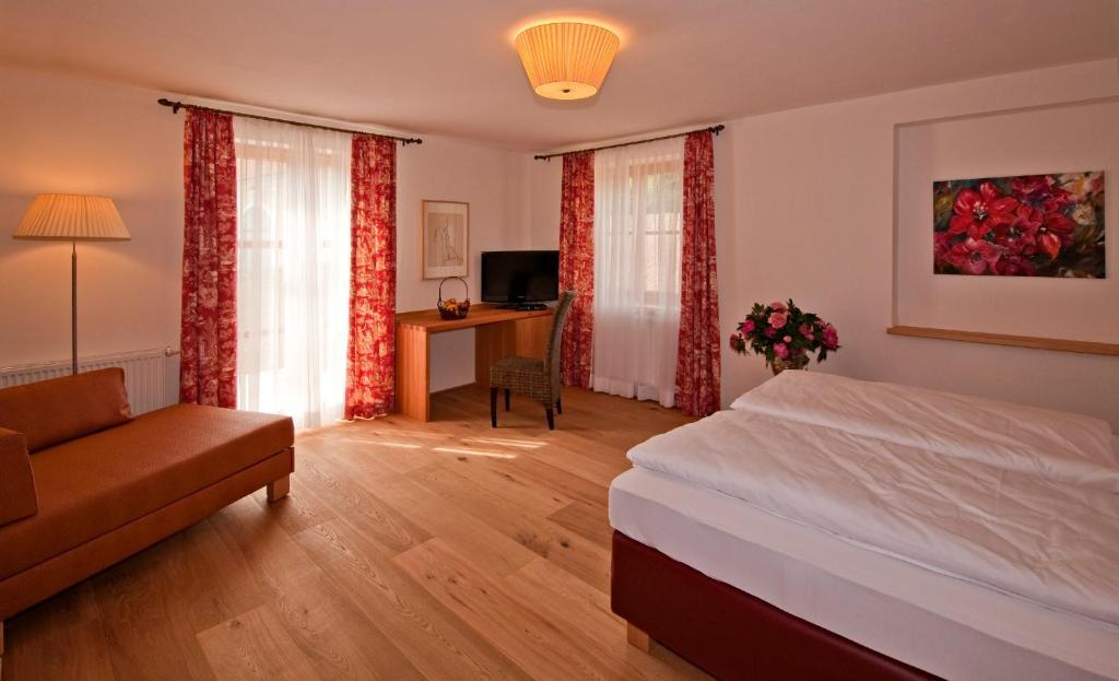 Отель Gastehaus Schloss Bernau Fischlham Номер фото
