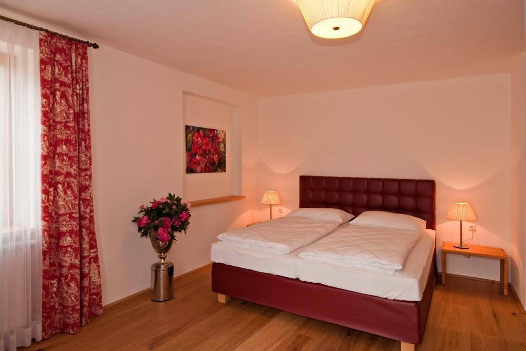 Отель Gastehaus Schloss Bernau Fischlham Номер фото